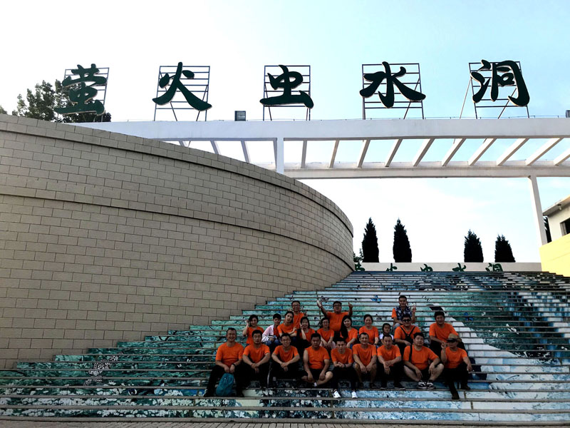 豪鲁啤酒设备合影