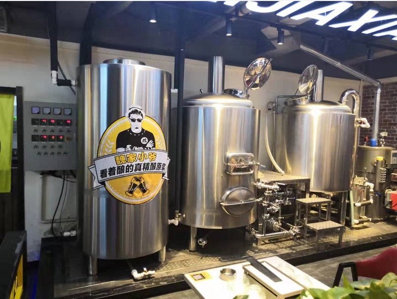 300L酒店啤酒设备--山东豪鲁